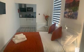 Bloomsbury House - Modern Studios Near Anfield